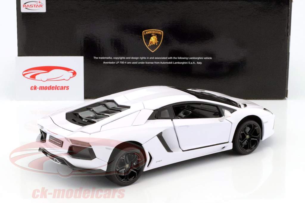 Lamborghini Aventador 700-4 weiß 1:18 Rastar