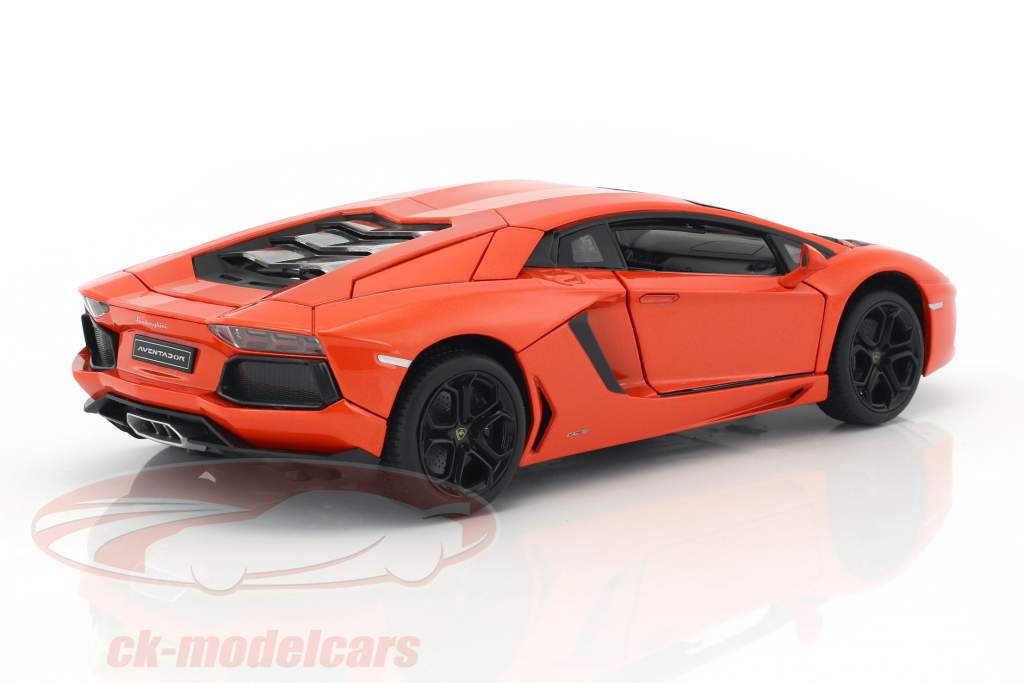 Lamborghini Aventador LP 700-4 oranje 1:18 Rastar