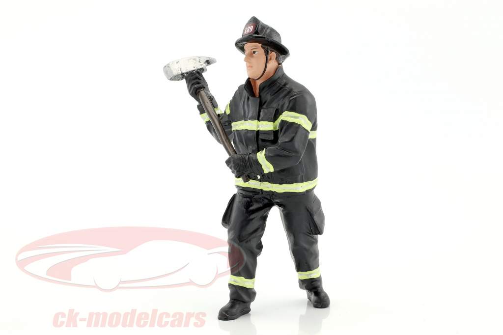Feuerwehrmann Figur III Holding Axe 1:18 American Diorama