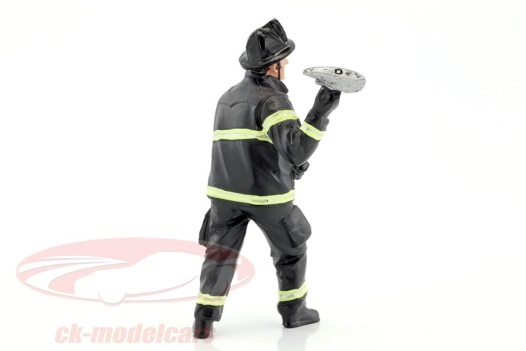 Feuerwehrmann Figur III Holding Axe 1:18 American Diorama