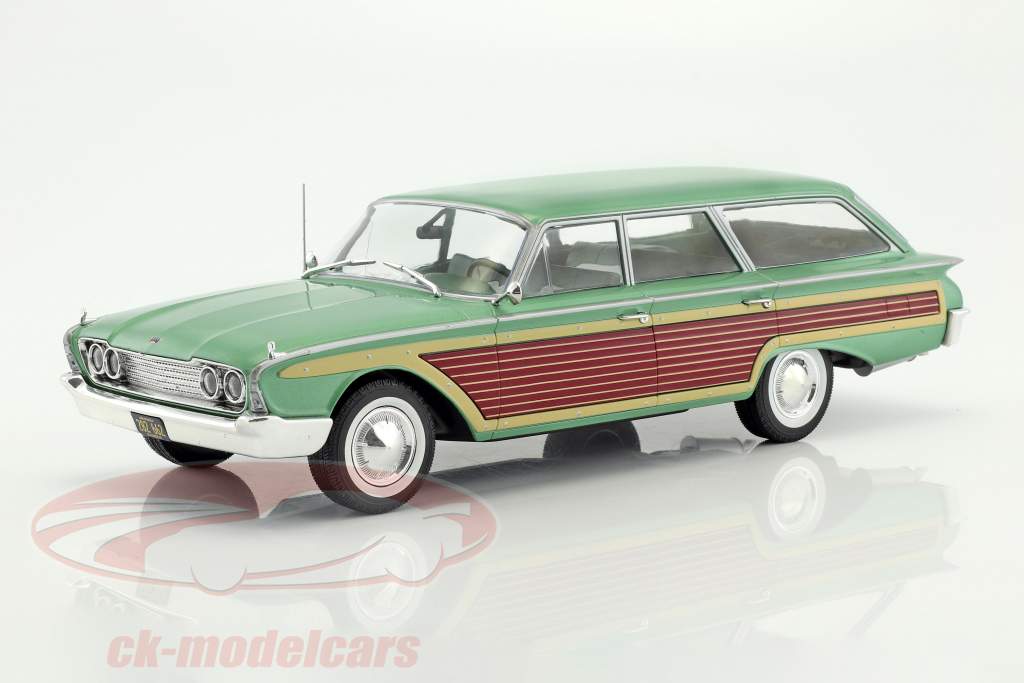 Ford Country Squire mit Holzoptik grün-metallic 1:18 Model Car Group