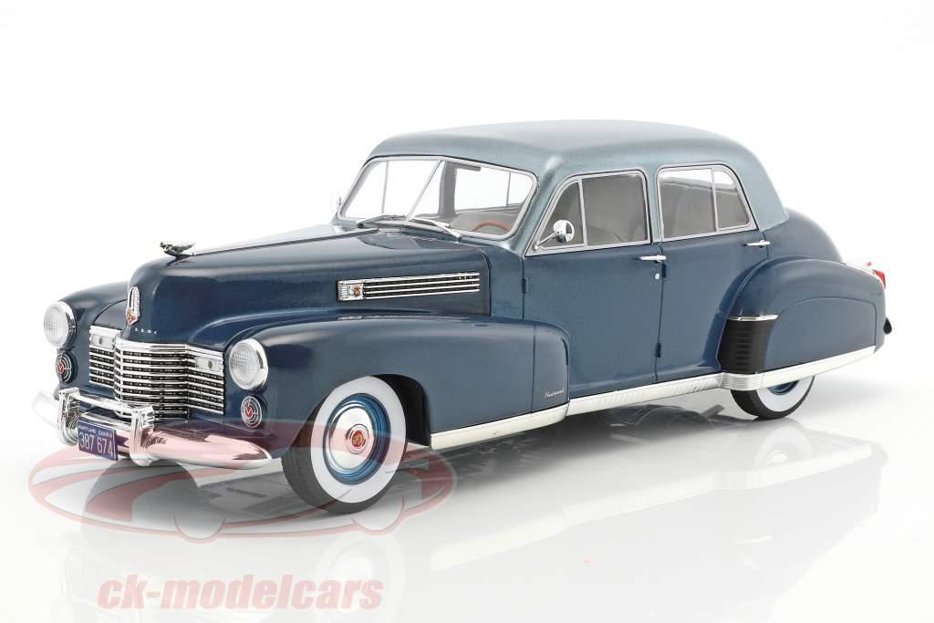 Cadillac Fleetwood Series 60 Special Sedan année de construction 1941 bleu métallique 1:18 Model Car Group