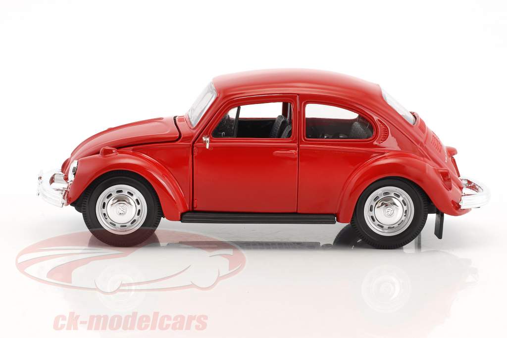 Volkswagen VW Beetle anno 1973 rosso 1:24 Maisto