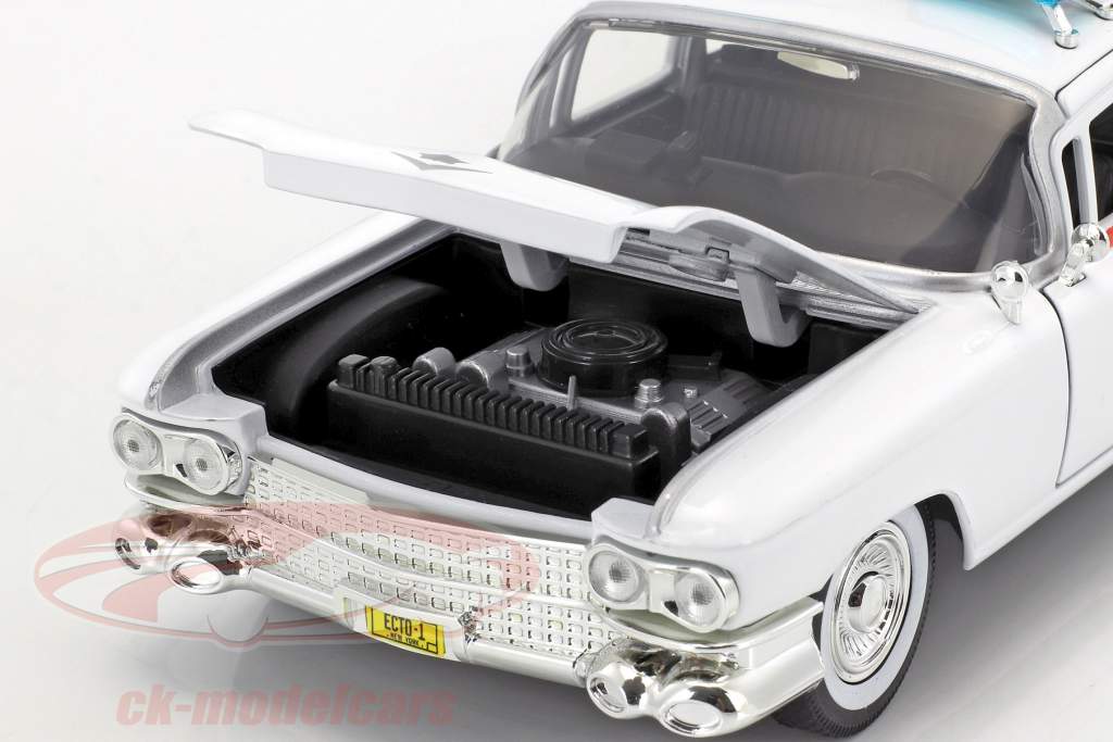 Cadillac Ecto-1 out the Movie Ghostbusters 1984 white 1:24 Jada Toys