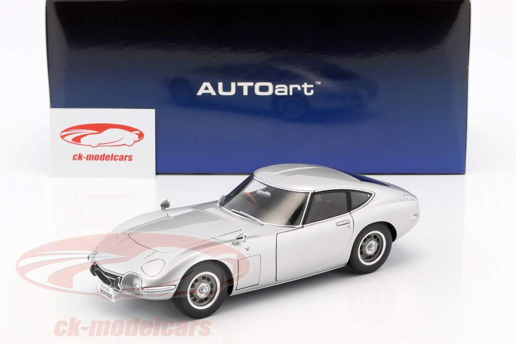 AUTOart 1:18 Toyota 2000 GT Coupe Baujahr 1965 silber 78752 