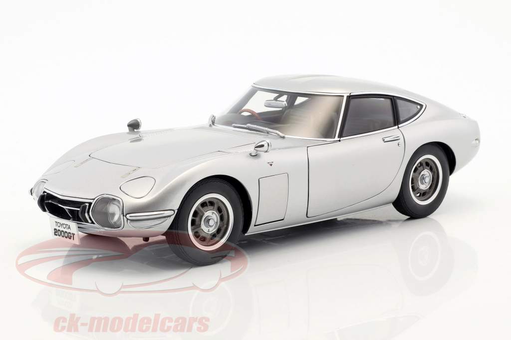 Toyota 2000 GT coupe year 1965 silver 1:18 AUTOart