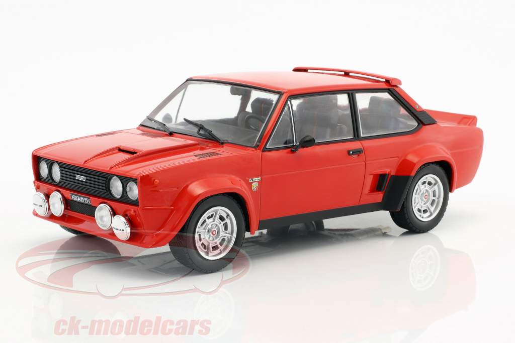 Fiat 131 Abarth Opførselsår 1980 rød 1:18 Ixo