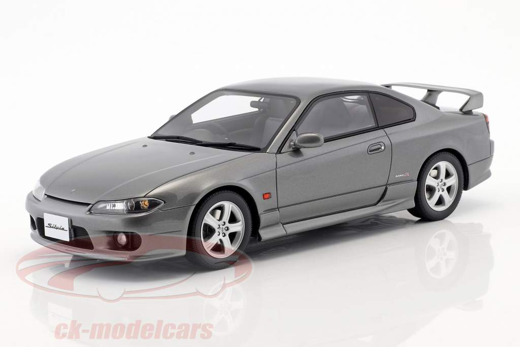 Nissan Silvia spec-R AERO (S15) ano de construção 1999 espumante prata 1:18 OttOmobile