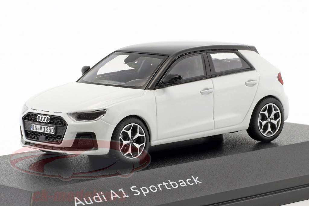 Audi A1 Sportback GB année de construction 2018 blanc glacier 1:43 iScale