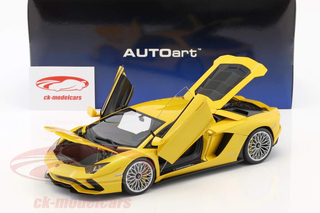 Lamborghini Aventador S année de construction 2017 perl jaune 1:18 AUTOart
