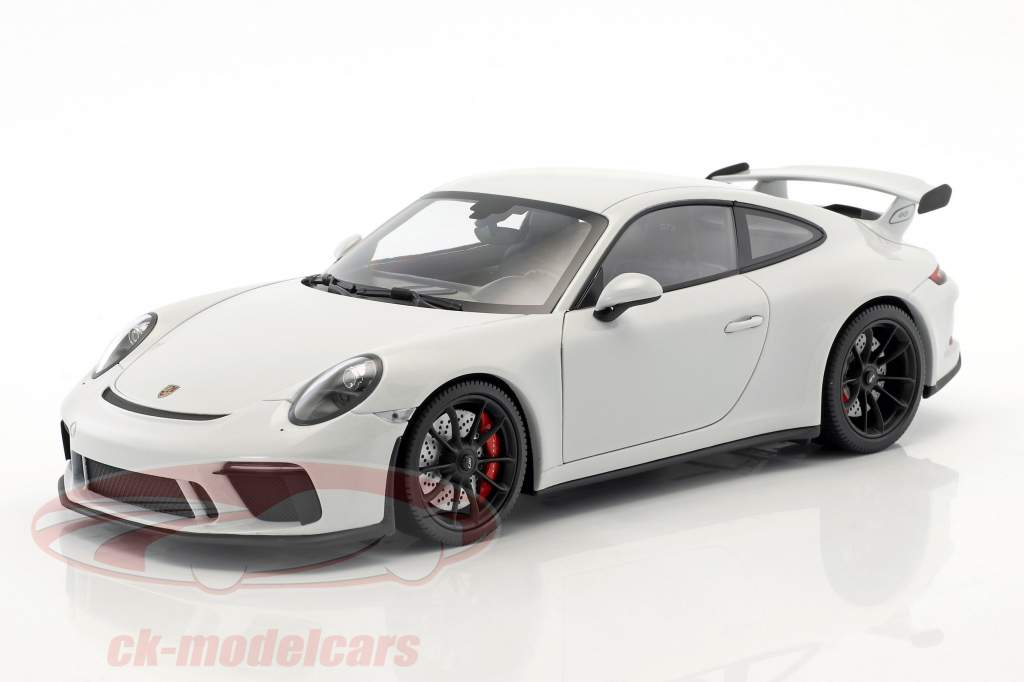 Porsche 911 (991 II) GT3 año de construcción 2017 Carrara blanco metálico 1:18 Minichamps