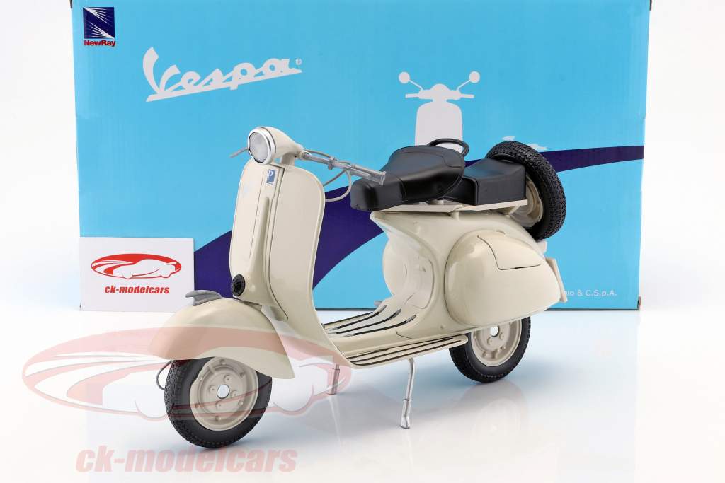 Piaggio Vespa 150 VL 1T Jaar 1955 cream 1: 6 NewRay