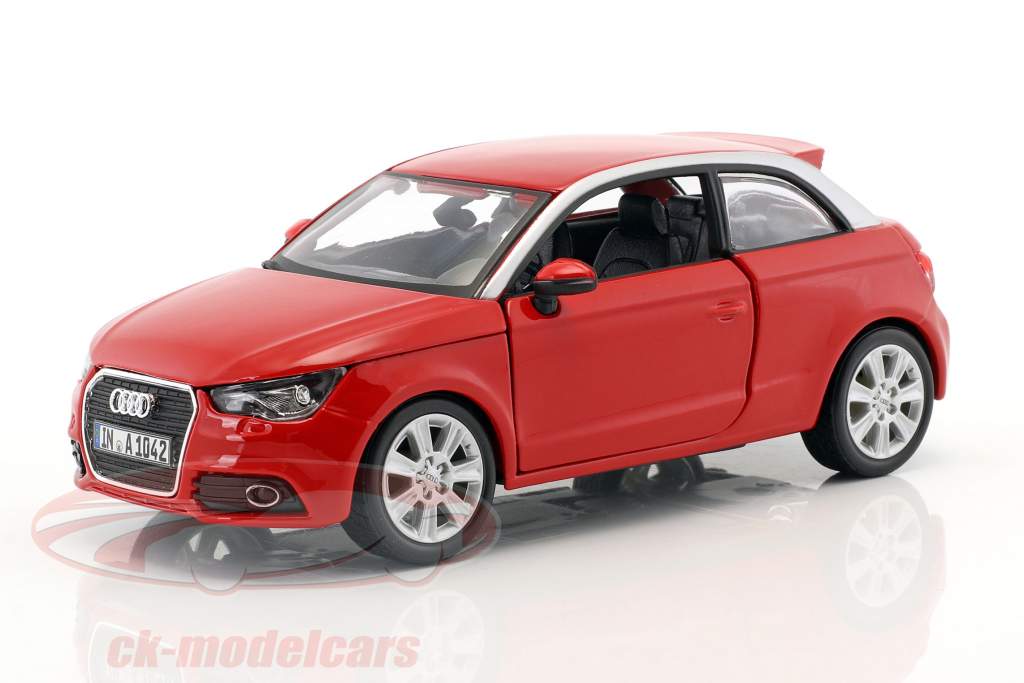 Audi A1 (8X) 赤 1:24  Bburago
