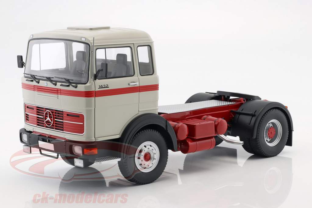 Mercedes-Benz LPS 1632 Tractor year 1969 grey / red 1:18 Road Kings