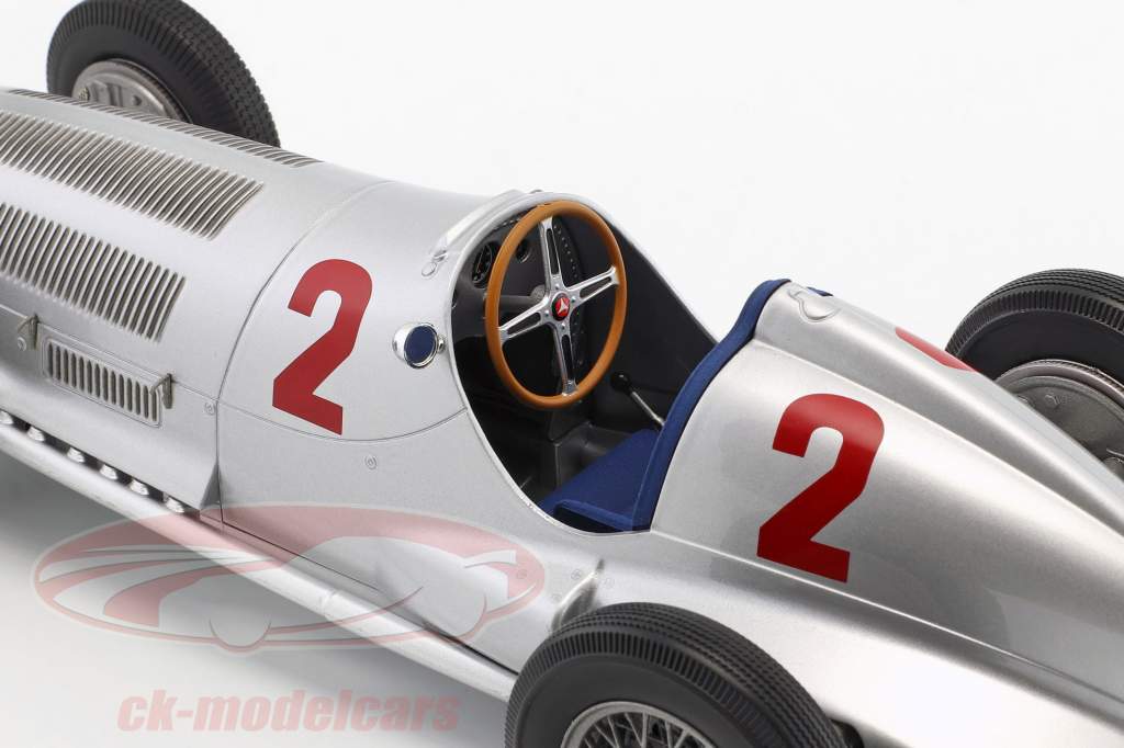 Hermann Lang Mercedes-Benz W125 #2 gagnant Tripoli GP 1937 1:18 Minichamps