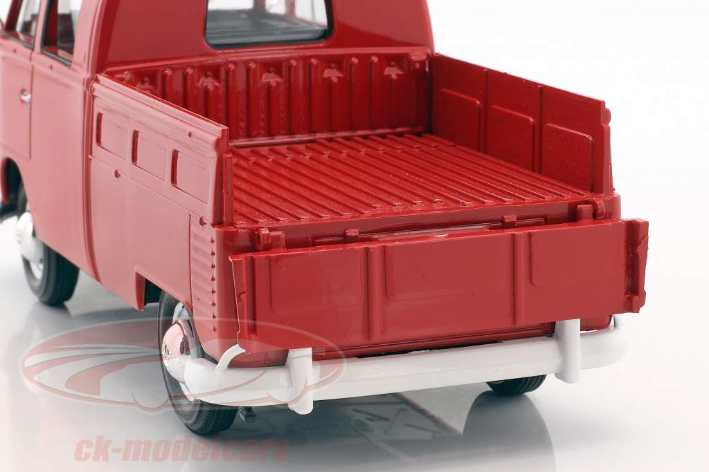 Volkswagen VW Type 2 double cabin red 1:24 MotorMax