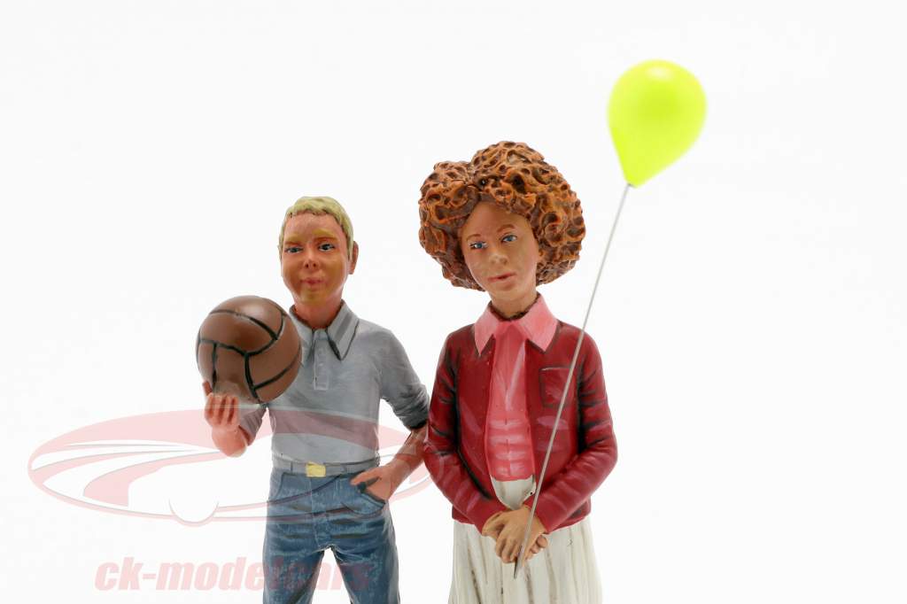 Figuren-Set 2 Kinder mit Ballon und Ball 1:18 LeMansMiniatures