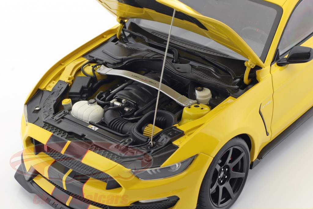 Ford Mustang Shelby GT350R 築 2017 黄色 / 黒 1:18 AUTOart