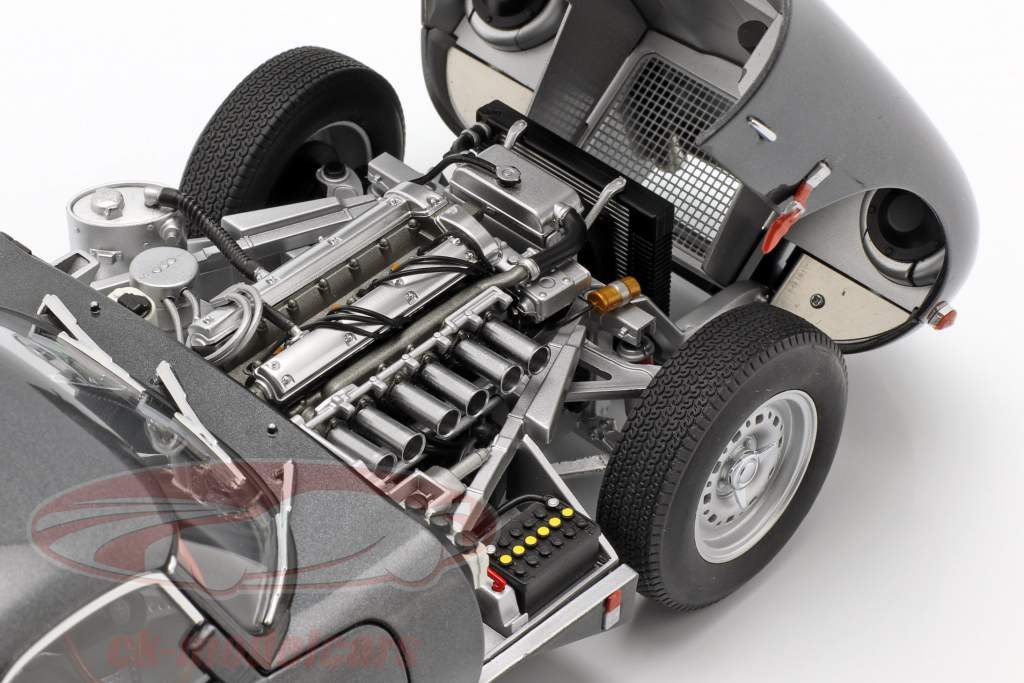 Jaguar Lightweight E-Type con desmontable superior año de construcción 2015 gris oscuro 1:18 AUTOart