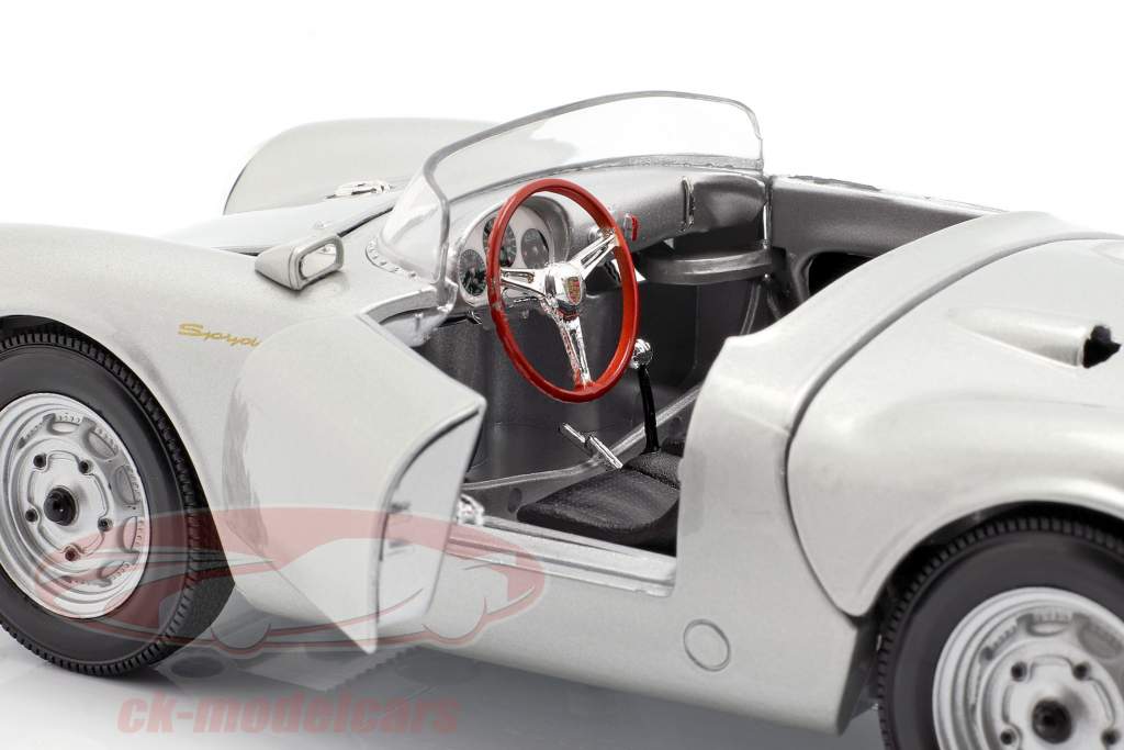 Porsche 550 A Spyder Anno 1950 argento 1:18 Maisto