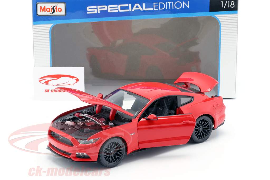 Ford Mustang Year 2015 red 1:18 Maisto