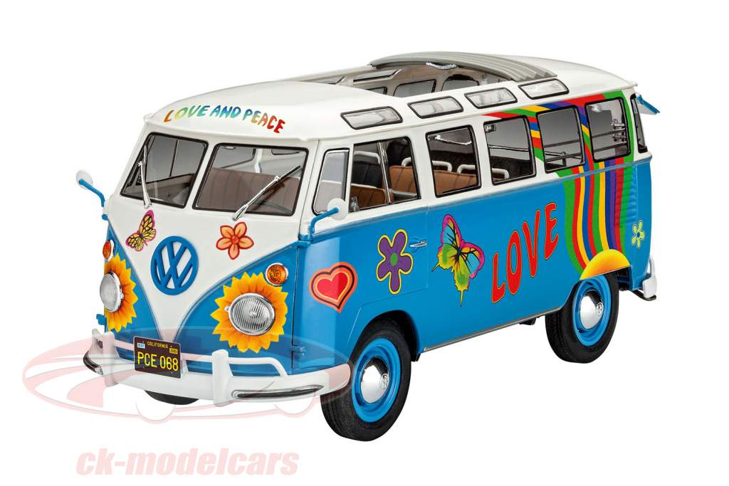 Volkswagen VW T1 Samba Bus Flower Power kit 1:24 Revell