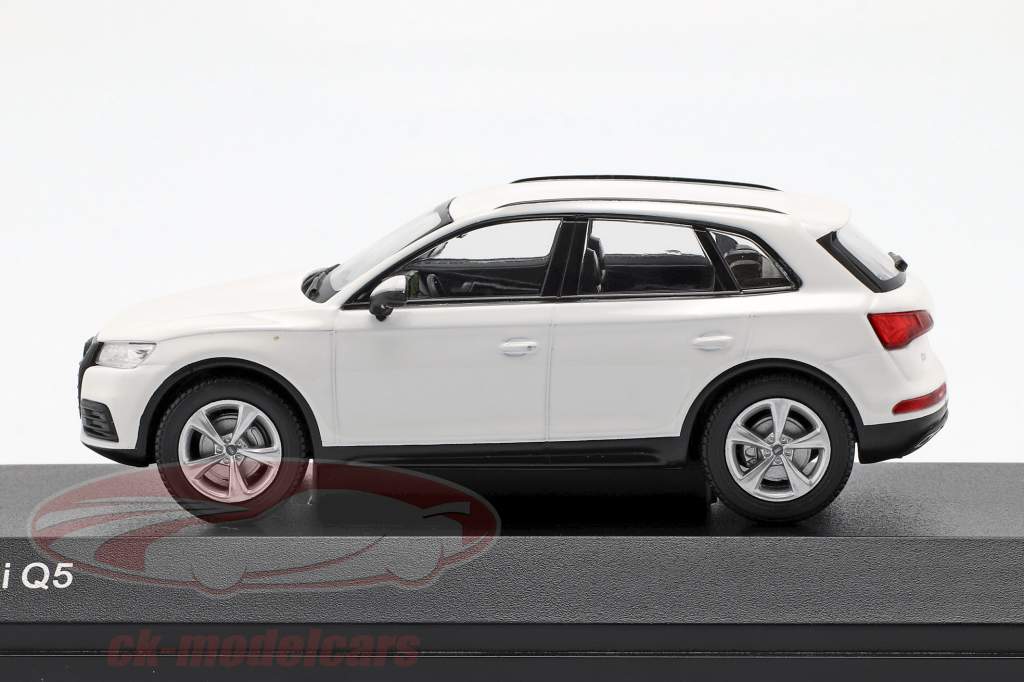 Audi Q5 íbis branco 1:43 iScale