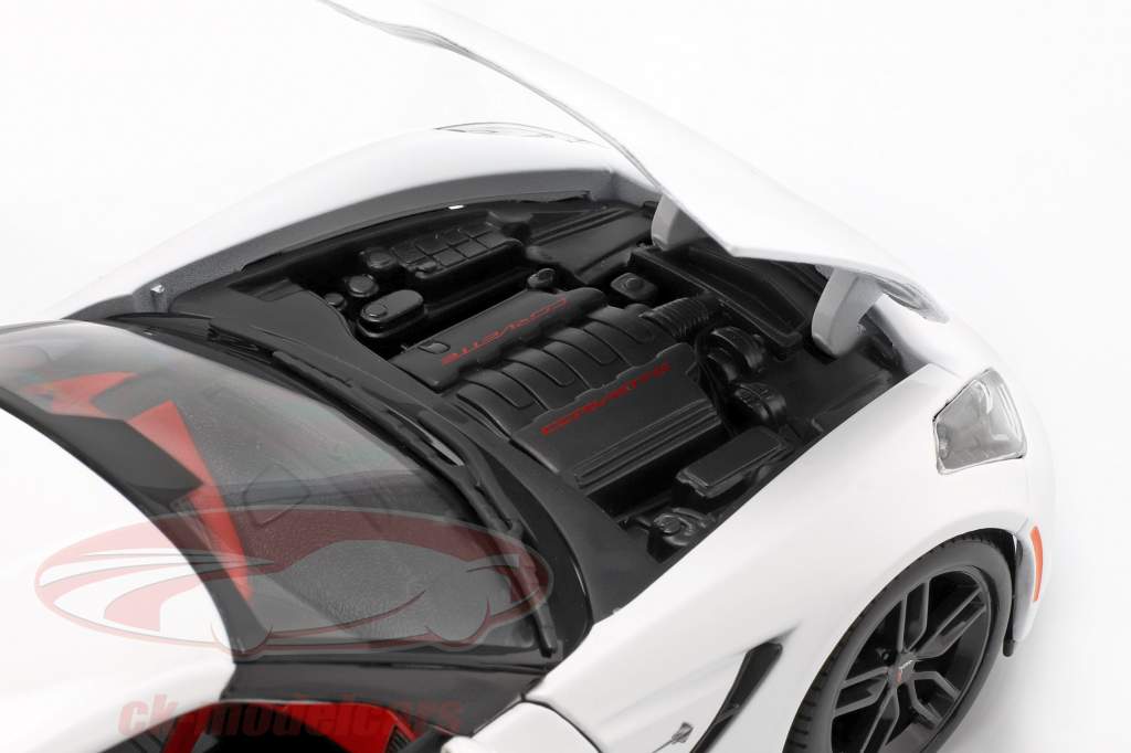 Corvette Stingray Z51 Anno 2014 bianco 1:18 Maisto