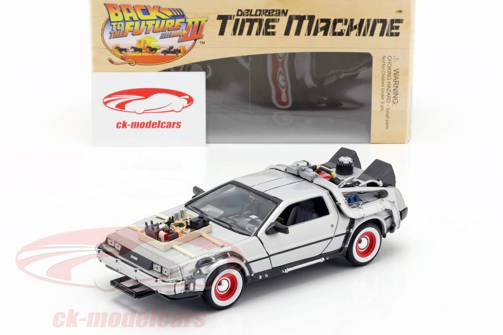 WELLY 1:24 DELOREAN TIME MACHINE BACK TO THE FUTURE PART 1 DIECAST MODEL SILVER