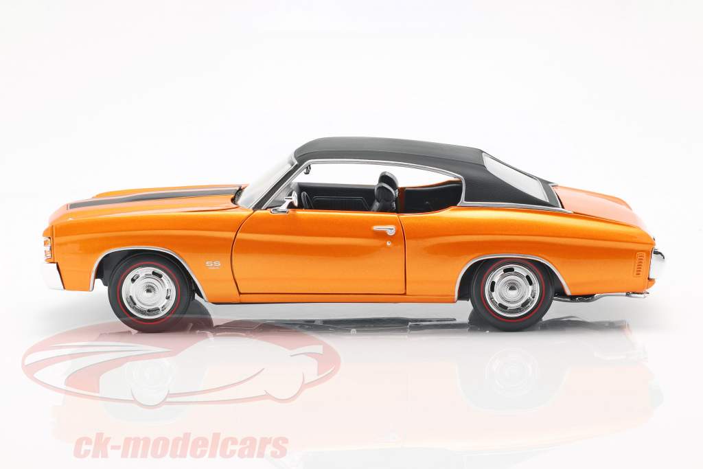 Chevrolet Chevelle SS 454 Sport Coupe 1971 naranja metálico / negro 1:18 Maisto