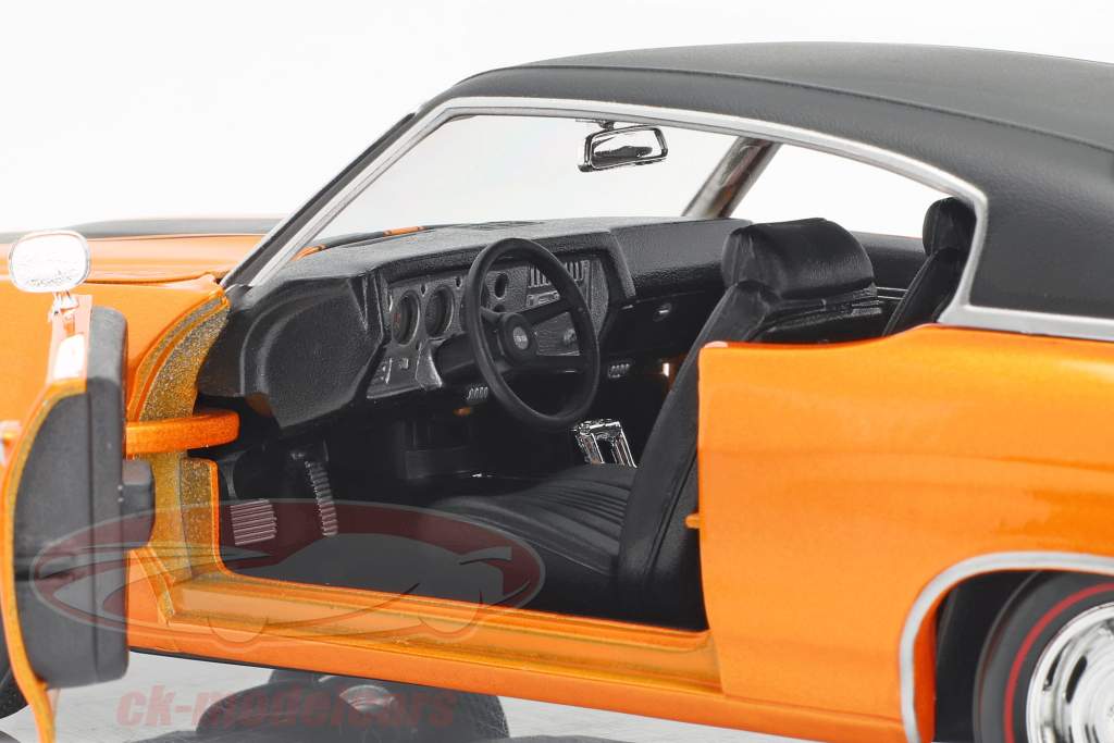 Chevrolet Chevelle SS 454 Sport Coupe 1971 arancione metallico / nero 1:18 Maisto