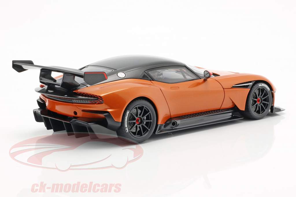 Aston Martin Vulcan ano de construção 2015 Madagáscar laranja 1:18 AUTOart