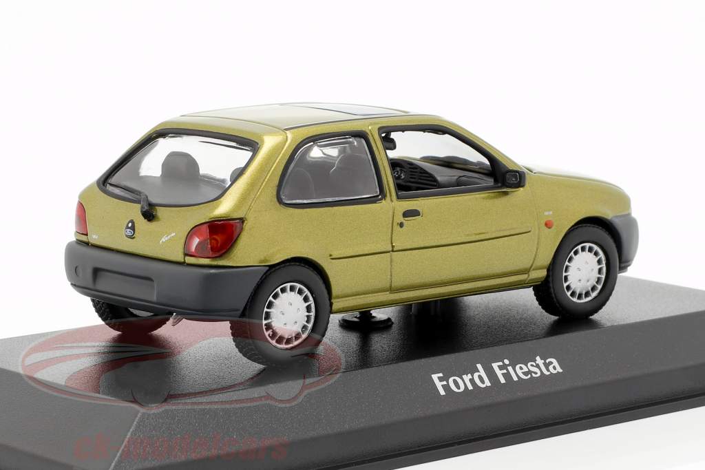 Ford Fiesta Bouwjaar 1995 goud metalen 1:43 Minichamps