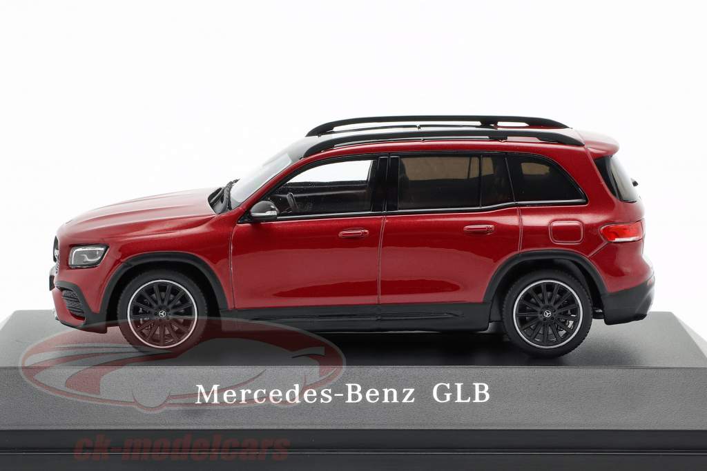 Mercedes-Benz GLB (X247) Opførselsår 2019 designo patagonia rød bright 1:43 Spark