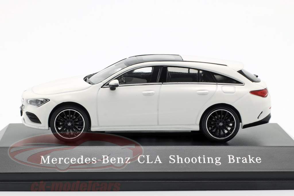 Mercedes-Benz CLA Shooting Brake (X118) anno di costruzione 2019 bianco polare 1:43 Spark