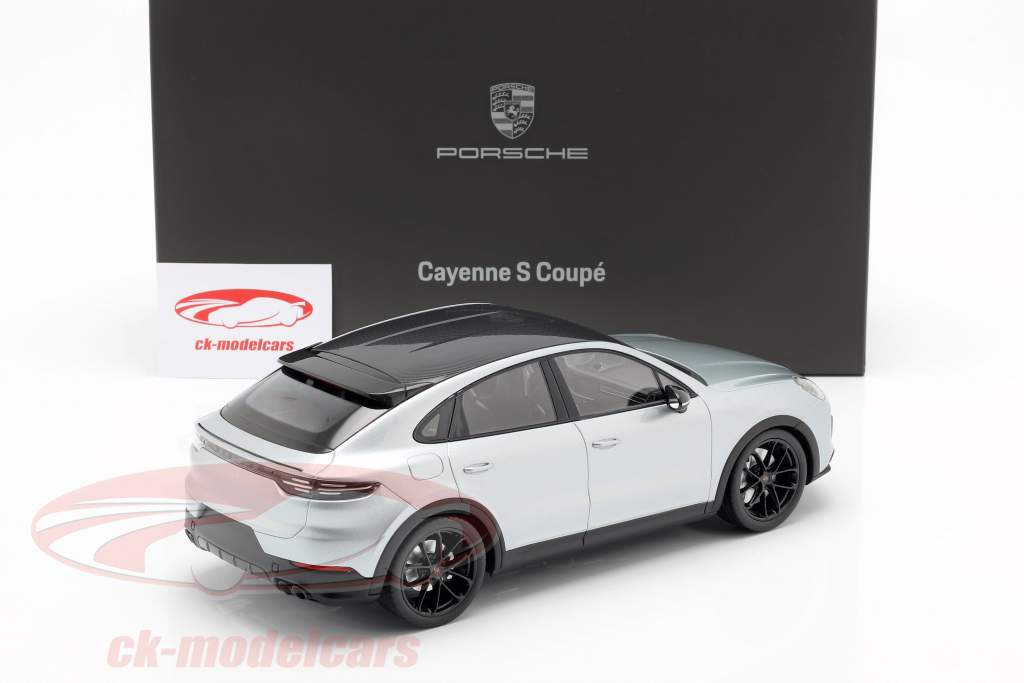 Porsche Cayenne S Coupe 2019 dolomiet zilver 1:18 Norev