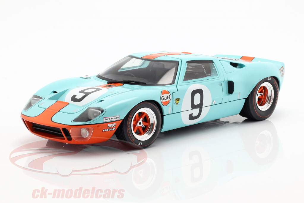 Ford GT40 Gulf #9 vencedor 24h LeMans 1968 Rodriguez, Bianchi 1:18 Solido