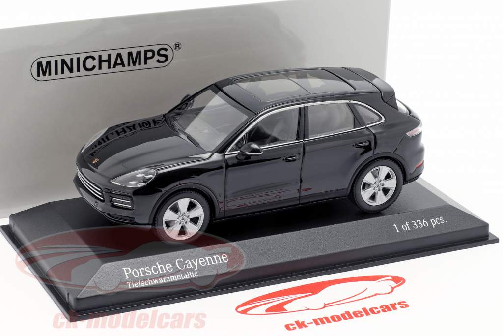 Porsche Cayenne year 2017 deep black metallic 1:43 Minichamps