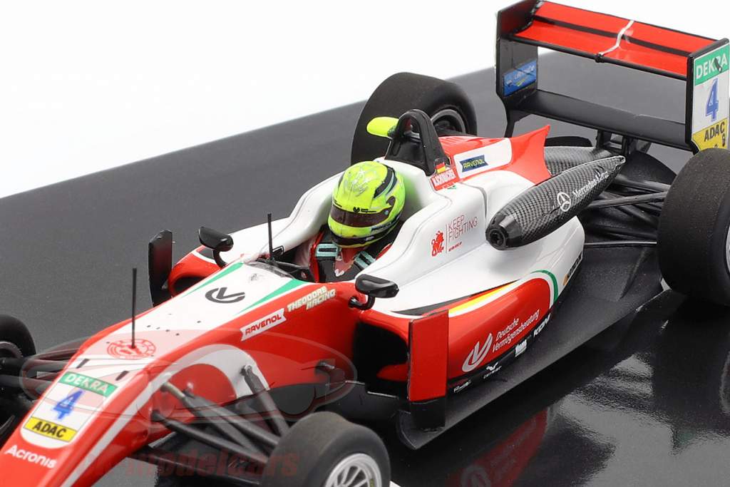 Mick Schumacher Dallara F317 #4 формула 3 чемпион 2018 1:43 Minichamps