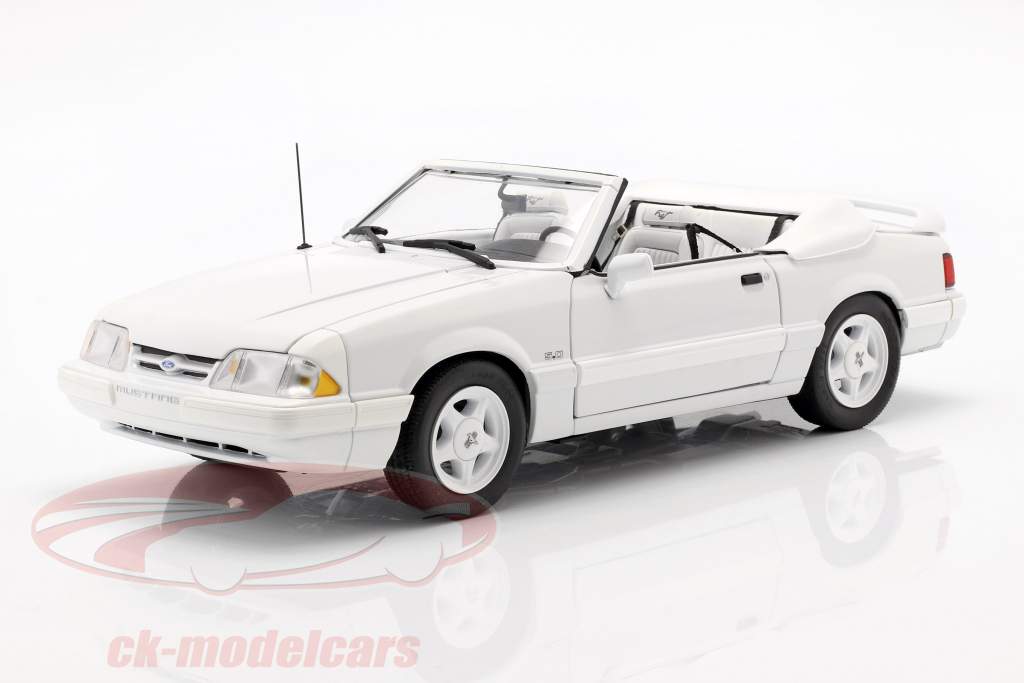Ford Mustang LX Convertible Baujahr 1993 weiß 1:18 GMP