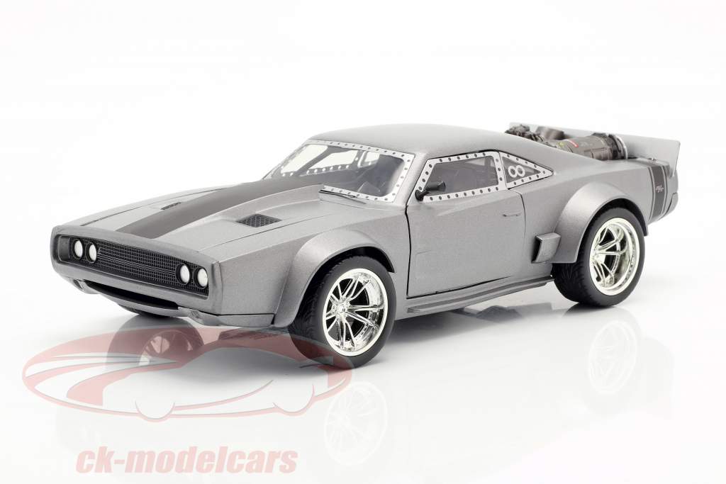 Dom's Ice Dodge Charger R/T Fast and Furious 8 серебряный 1:24 Jada Toys