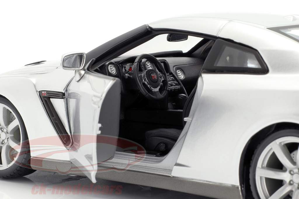 Burago 1:18 2009 Nissan GT-R (R35), Silver