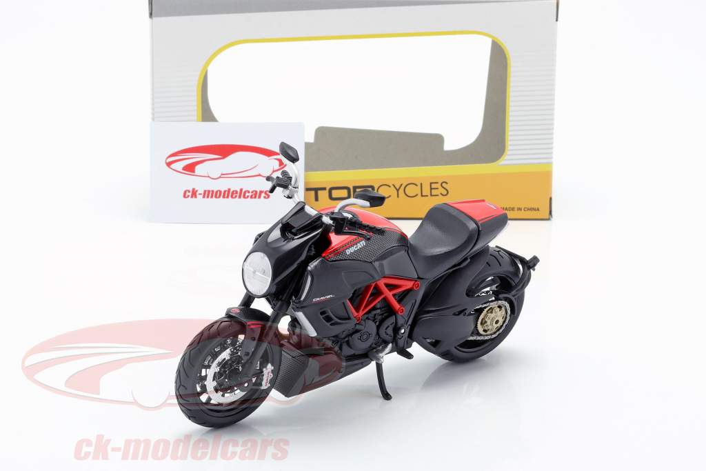 Ducati Diavel Carbon noir / rouge 1:12 Maisto