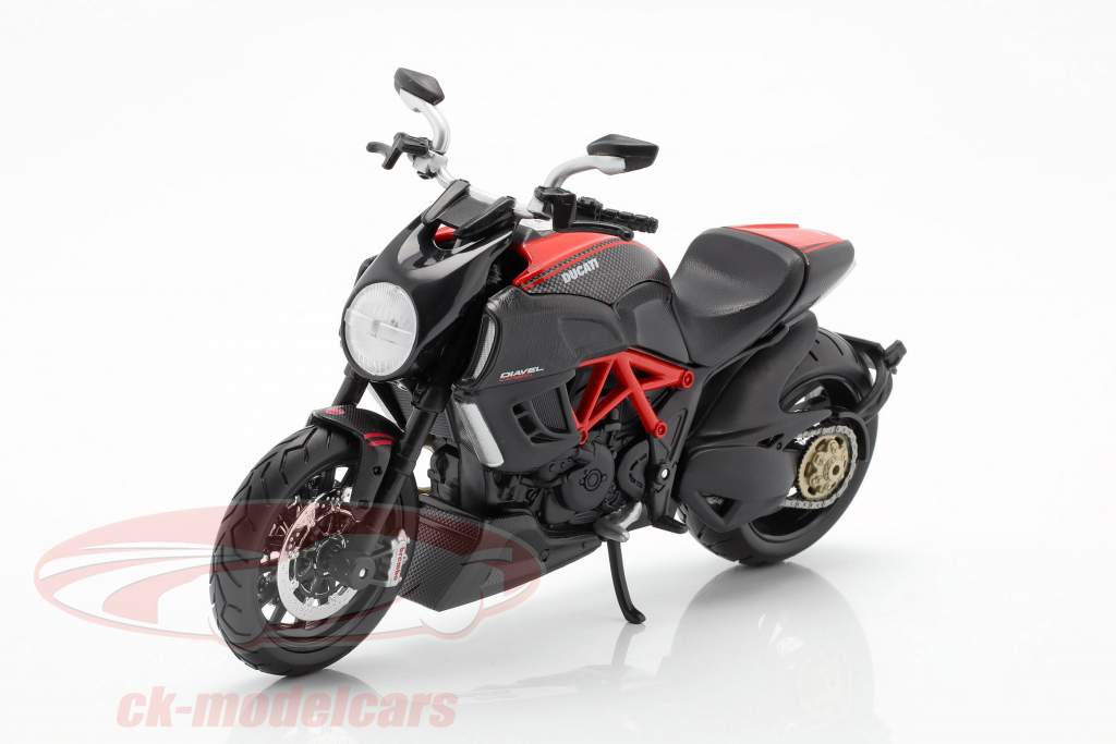 Ducati Diavel Carbon preto / vermelho 1:12 Maisto