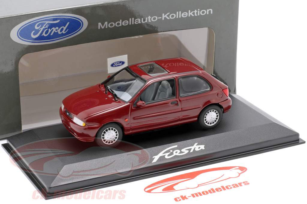 Ford Fiesta anno 1996 porpora 1:43 Minichamps