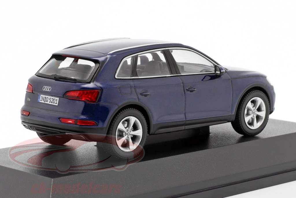 Audi Q5 Navarra blå 1:43 iScale