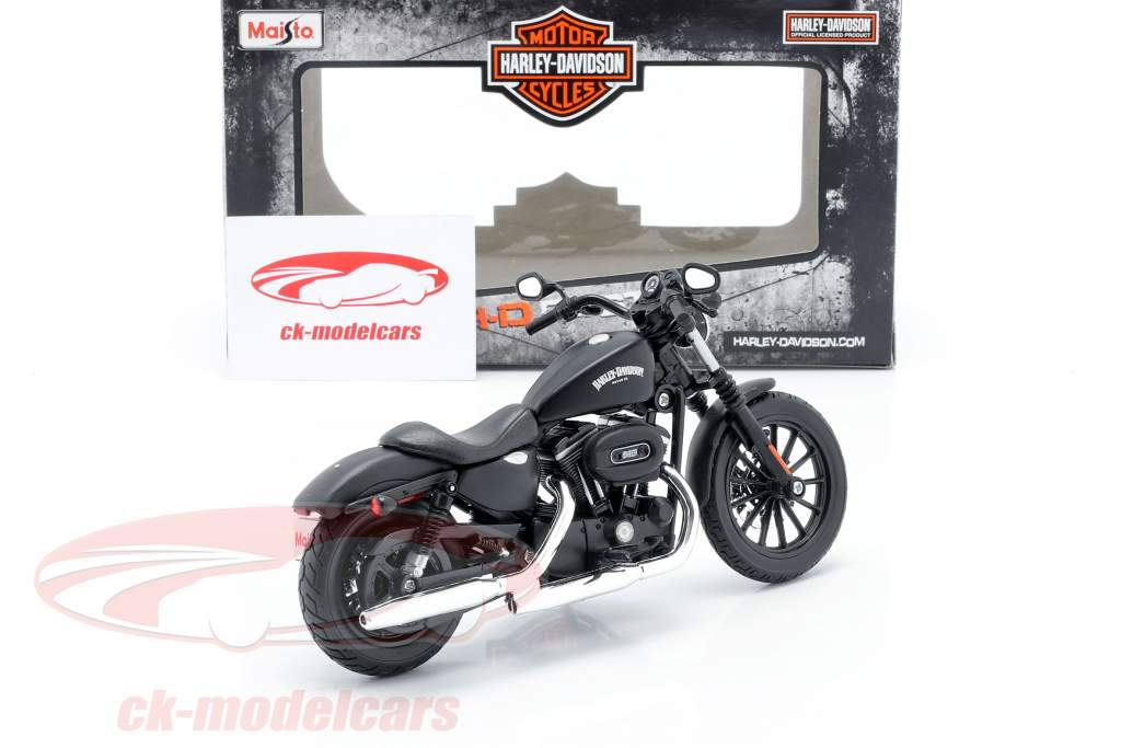 Harley Davidson Sportster Iron 883 Bouwjaar 2014 zwart 1:12 Maisto