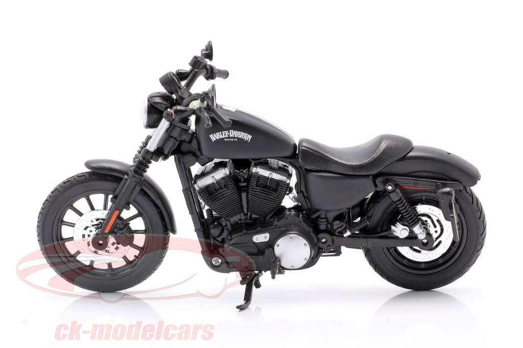 Harley Davidson Sportster Iron 883 Année de construction 2014 noir 1:12 Maisto