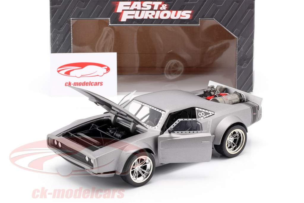 Dom's Ice Dodge Charger R/T Fast and Furious 8 zilver 1:24 Jada Toys