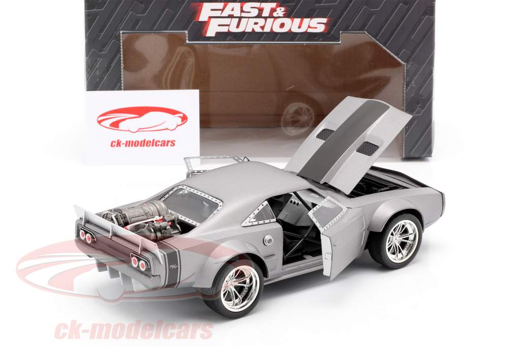 Dom's Ice Dodge Charger R/T Fast and Furious 8 plata 1:24 Jada Toys